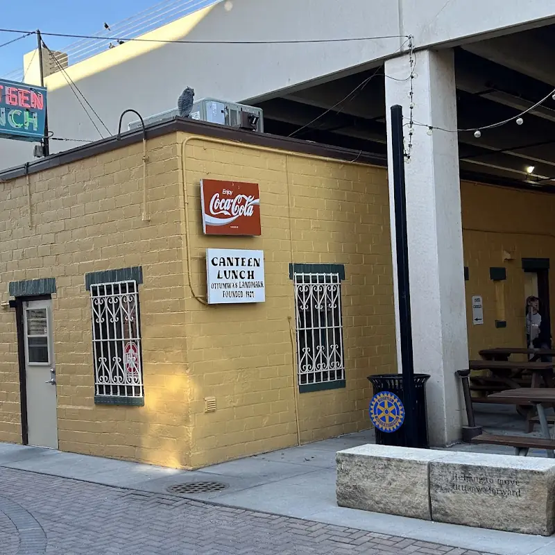 Canteen Lunch in the Alley