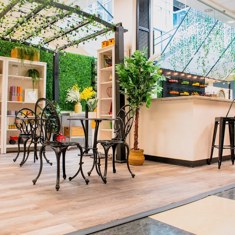 Garden Life Juice Bar + Market
