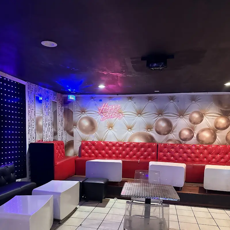 Base lounge