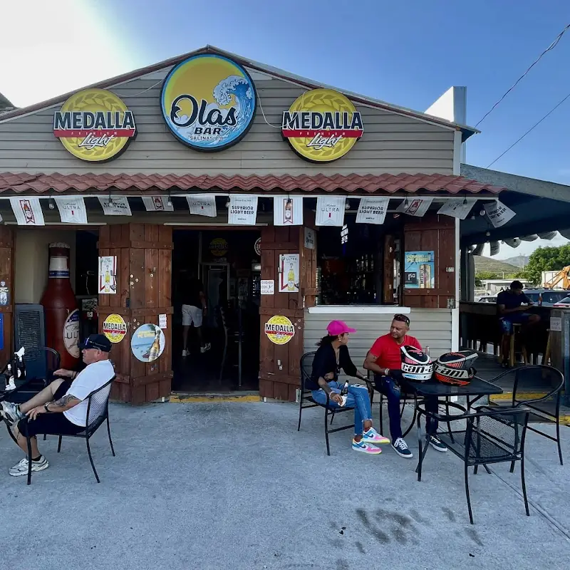 Olas Bar & Grill