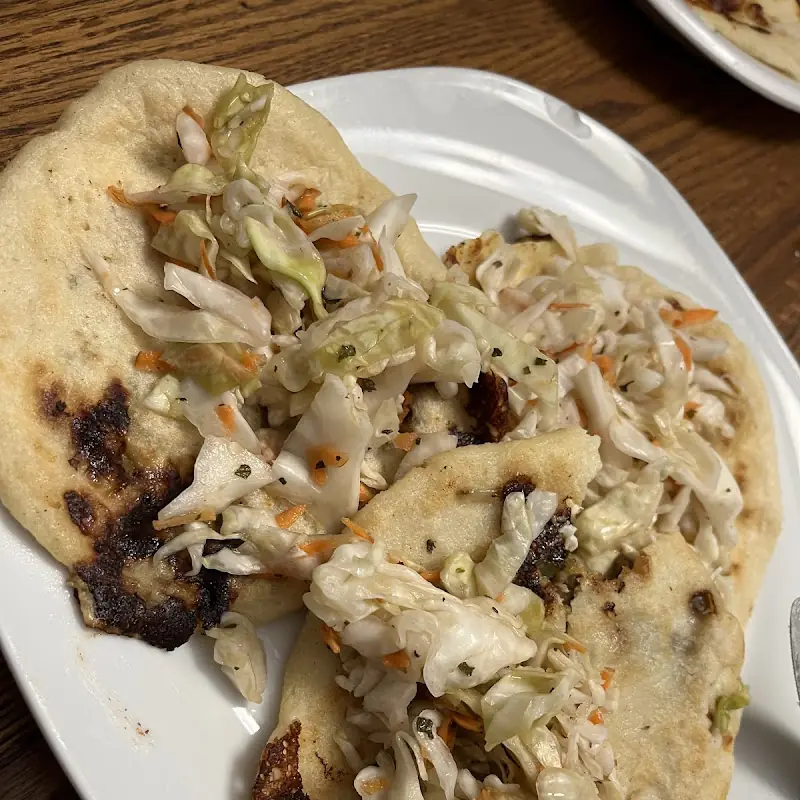 Pupuseria Y Taqueria 4 Hermanos