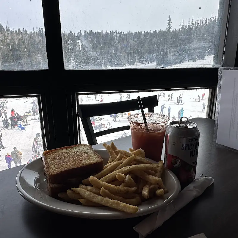 Midway Lodge At Sunrise Ski Resort
