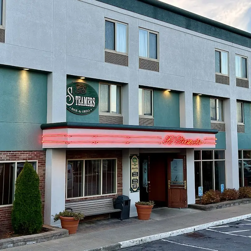GS Steamers Bar & Grill