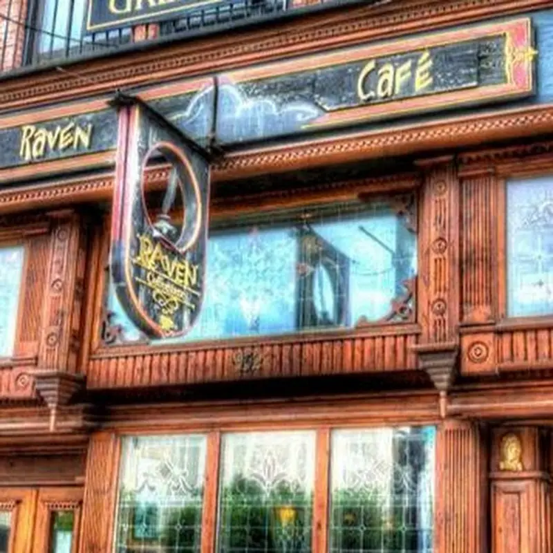 Raven Café