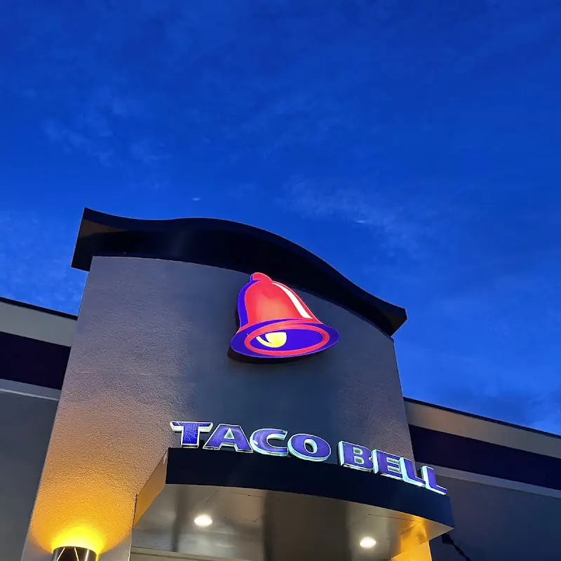 Taco Bell - Live Más Café