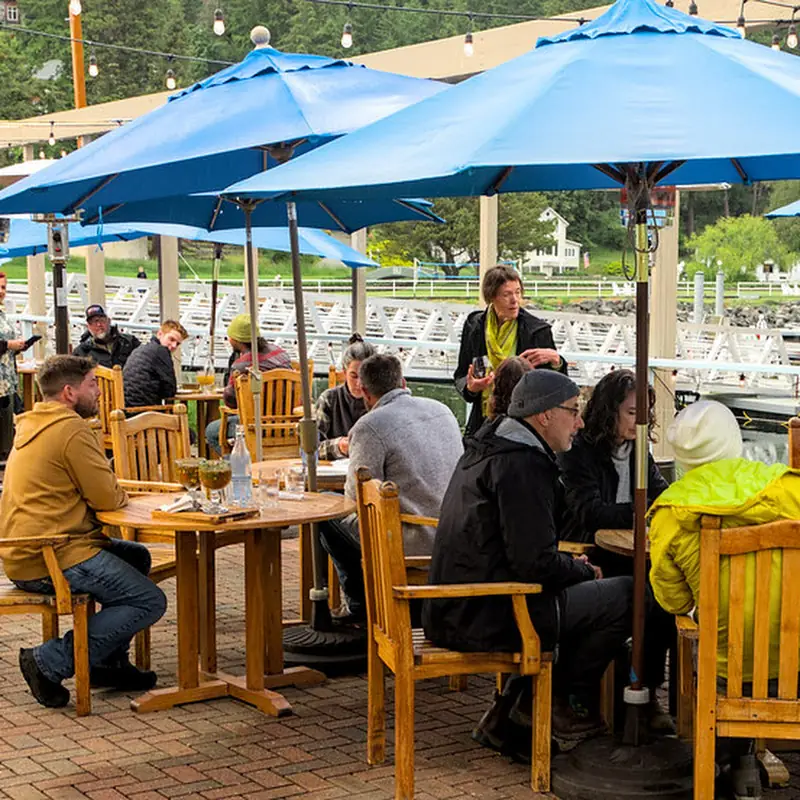 Harbor Bar and Grill