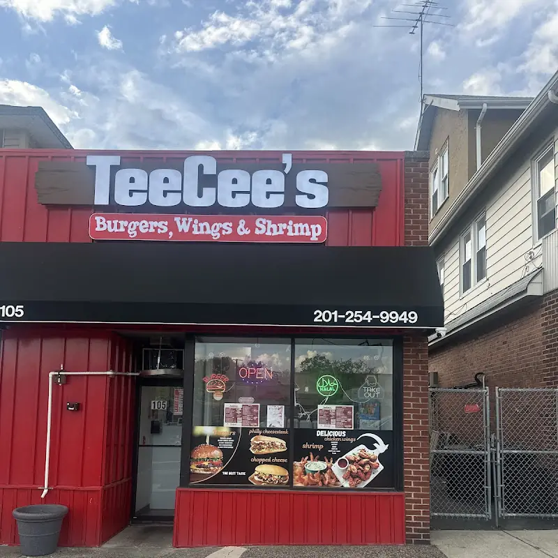 TeeCee’s Burgers, Wings & Shrimp (Halal)