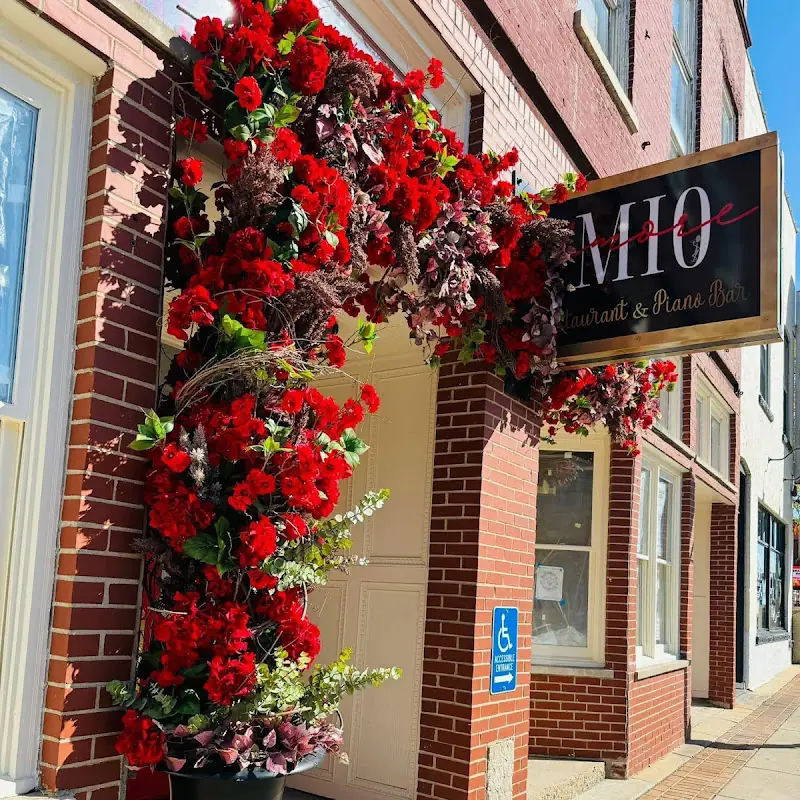 Amore Mio Restaurant & Piano Bar