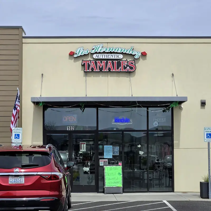 Los Hernandez Authentic Tamales