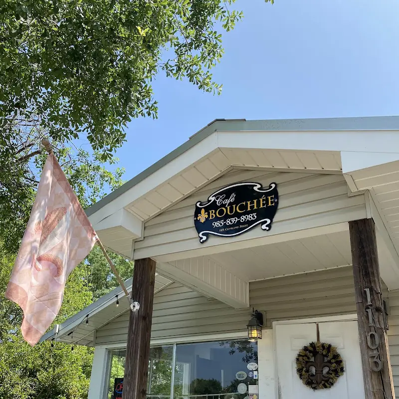 Cafe Bouchee
