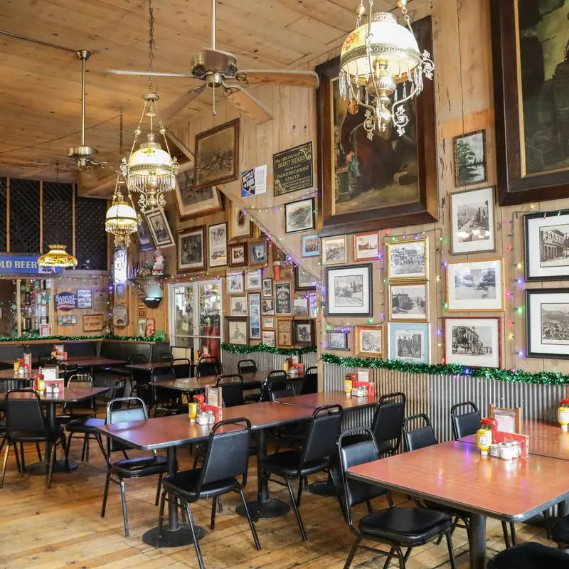 Palace | Restaurant & Saloon