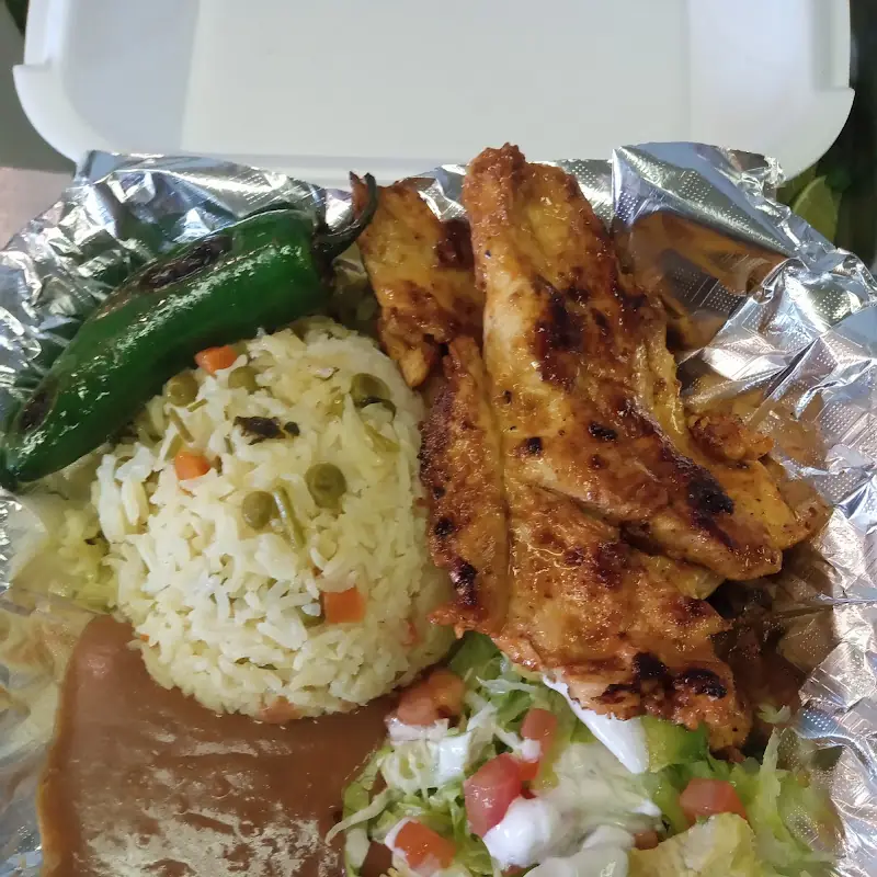 Casa Maya Taqueria y tienda Latina
