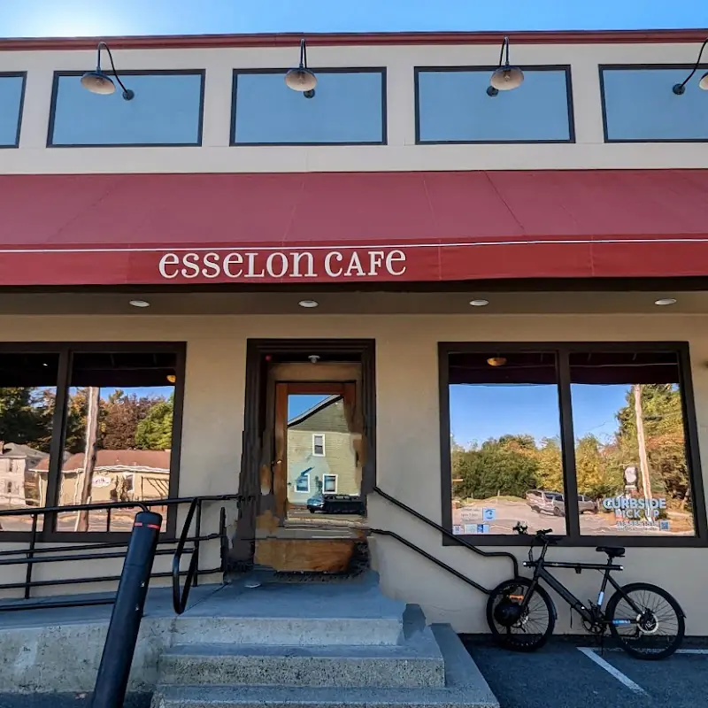Esselon Café