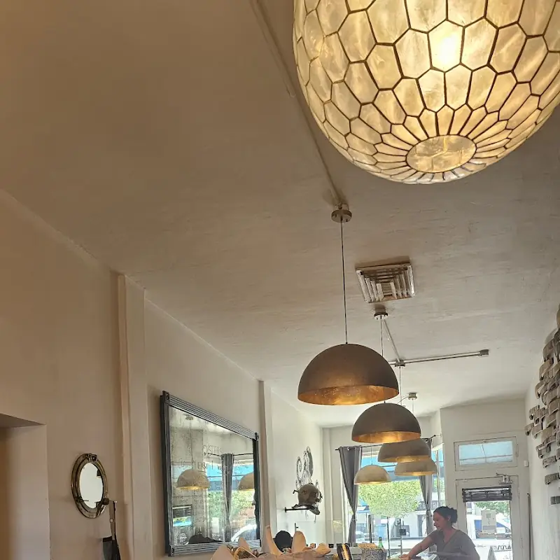 LURE Raw Bar