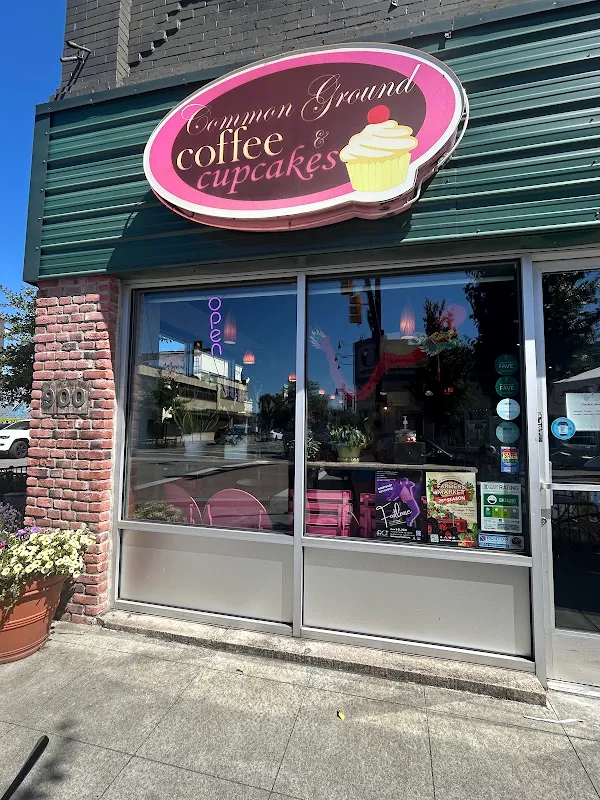 Common Ground Coffee & Cupcakes