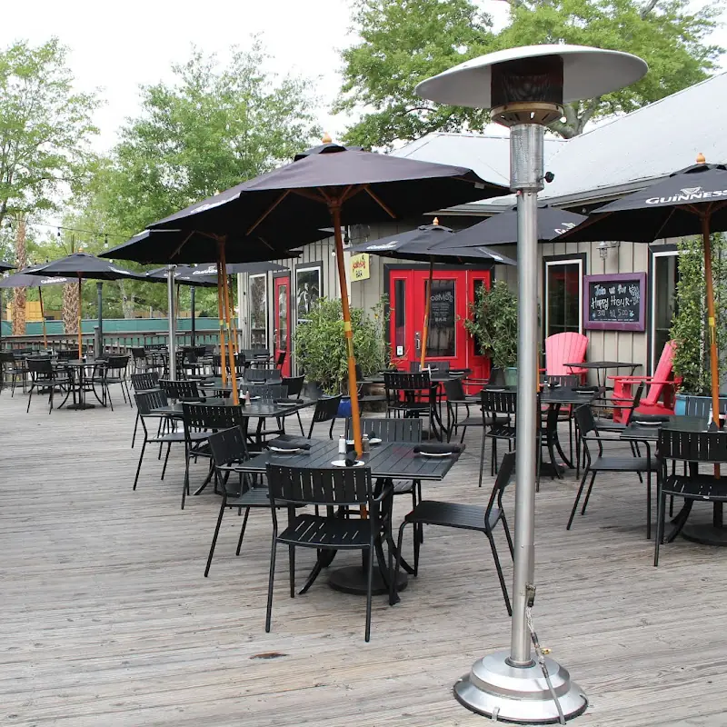Cosmo's Restaurant & Bar