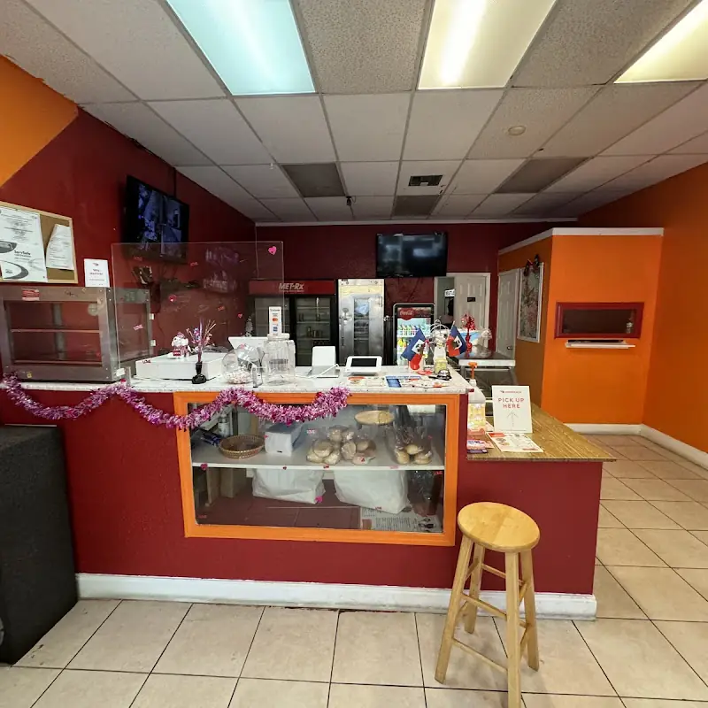 Mia's cuisine and bakery