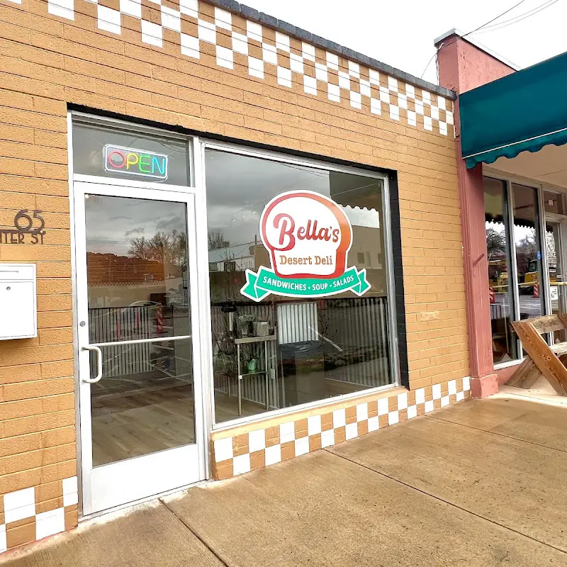 Bella's Desert Deli