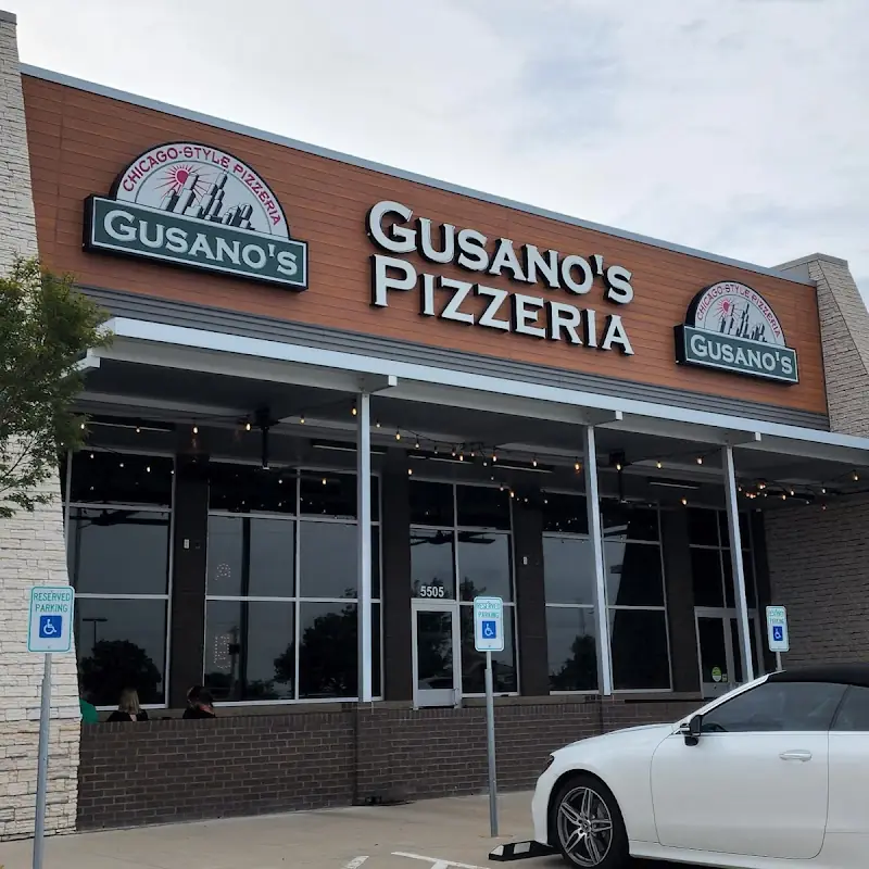 Gusano’s Chicago Style Pizzeria