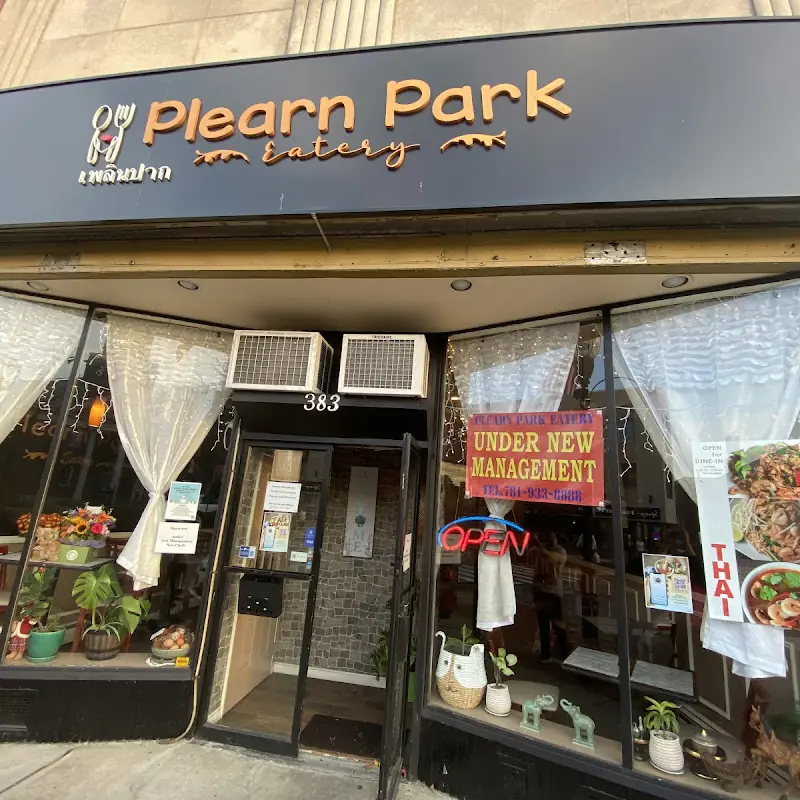 Plearn Park Eatery