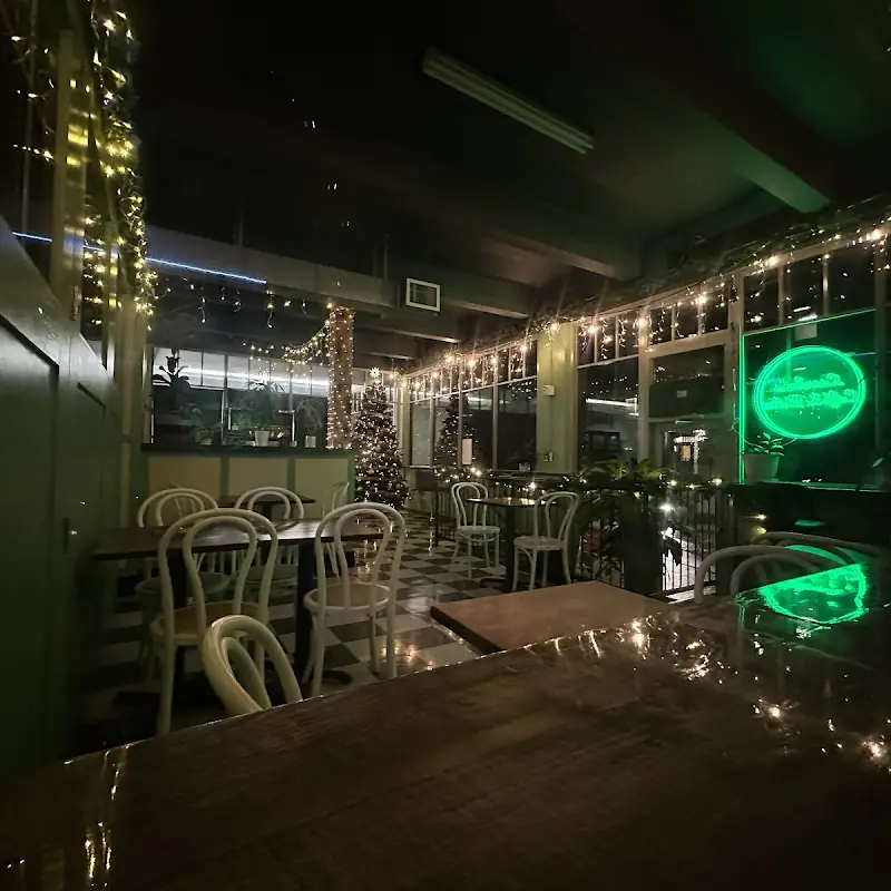 Leandro's Cafe & Bistro