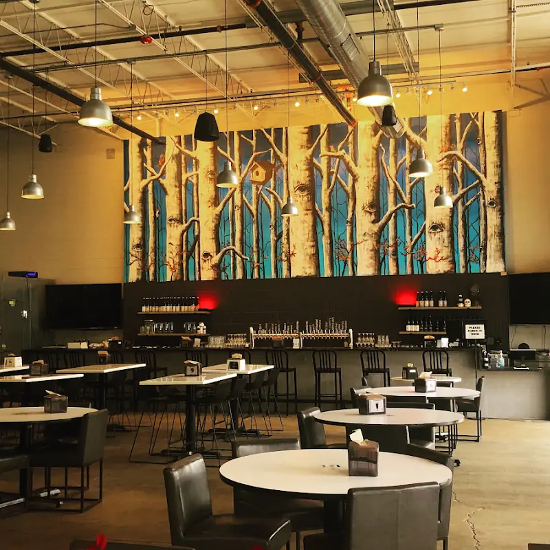 Une Année | Hubbard's Cave Brewery & Barbecue