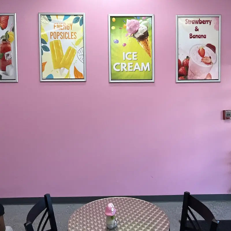 Smoothie Cafe and Acai