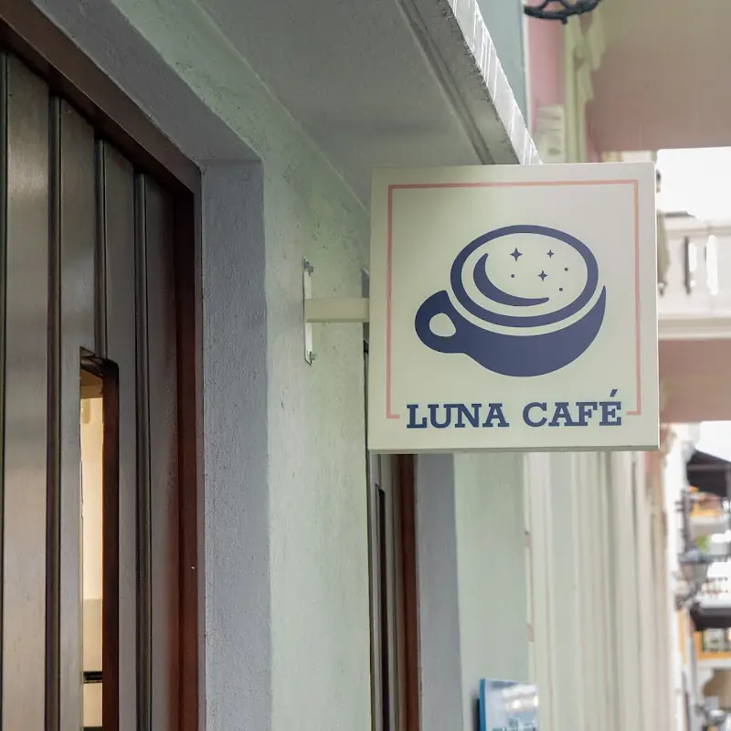 Luna Café