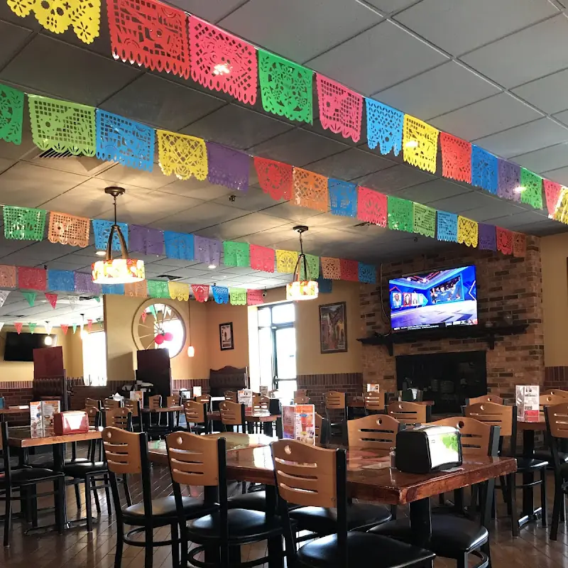 1 Enchilada, 1 Chile Relleno, Rice & Beans