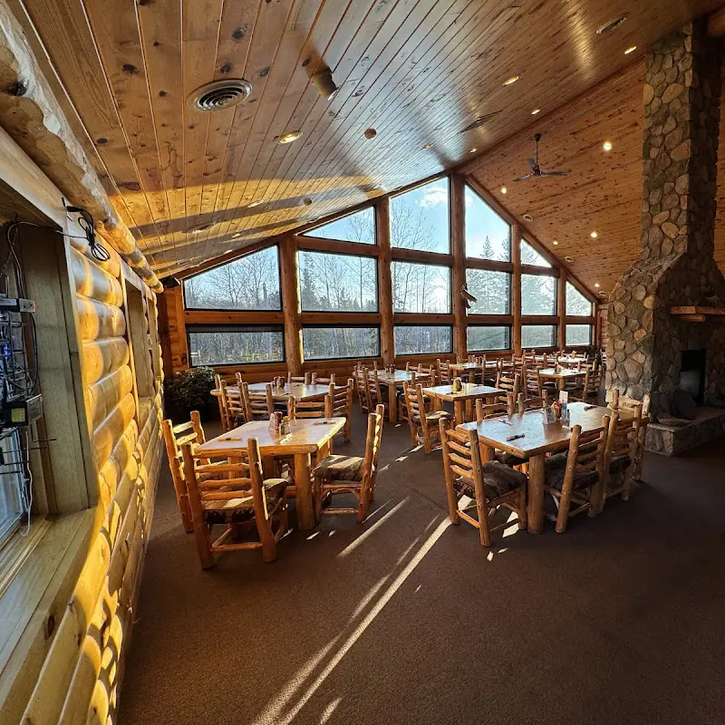 Savanna Portage | Restaurant and Bar