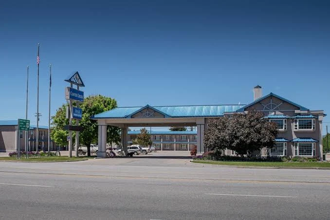Clover Creek Inn