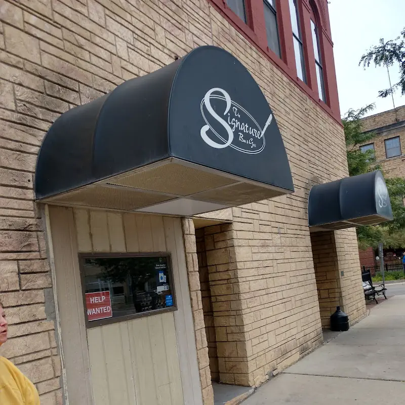 The Signature Bar and Grill