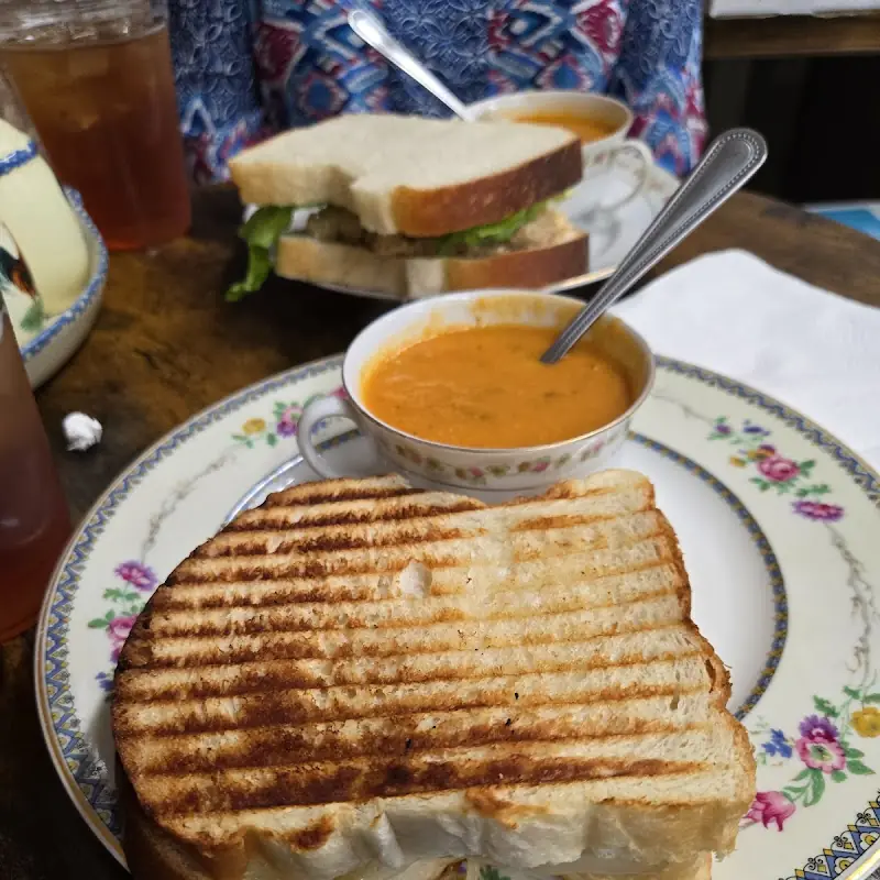 Cali’s Cottontail Cafe