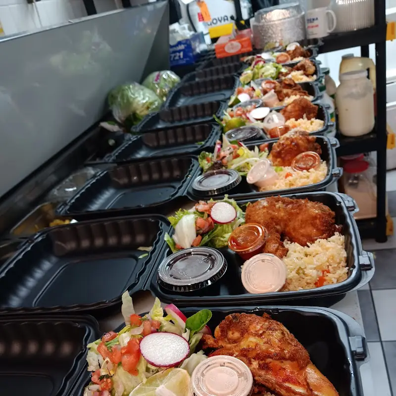 Ensalada de Pollo/ Chicken Salad