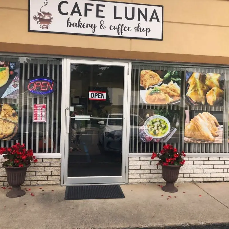 Cafe Luna