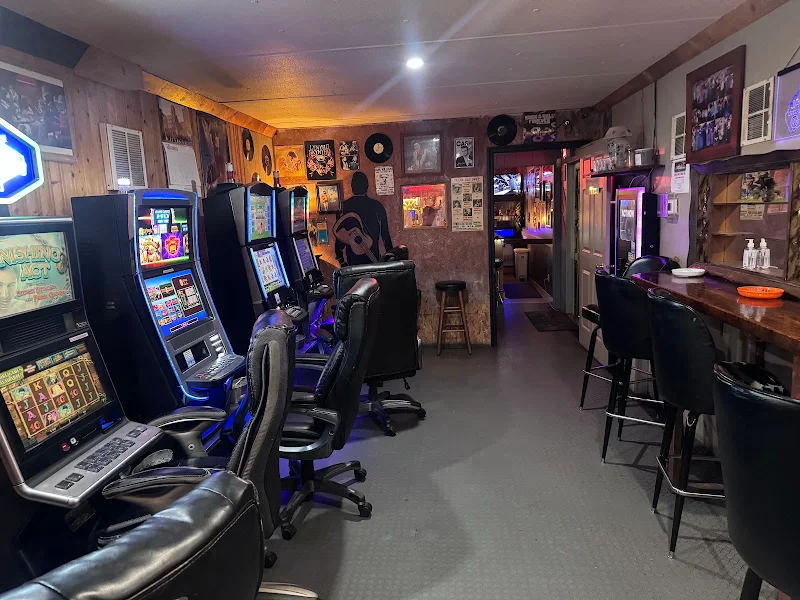 Trailer Pappys Bar