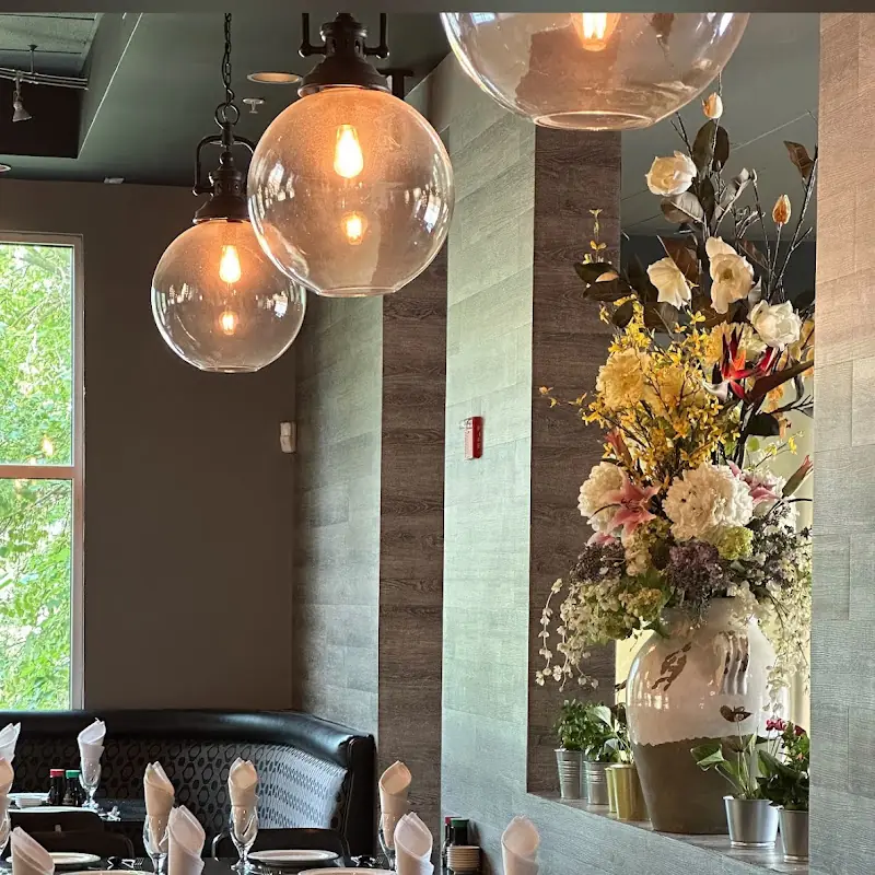 John Holly's Asian Bistro – Chinese, Sushi & Bar