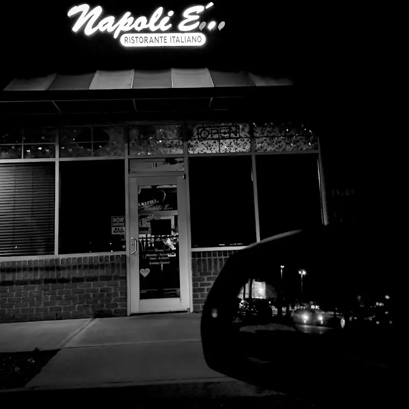 Napoli É Ristorante Italiano