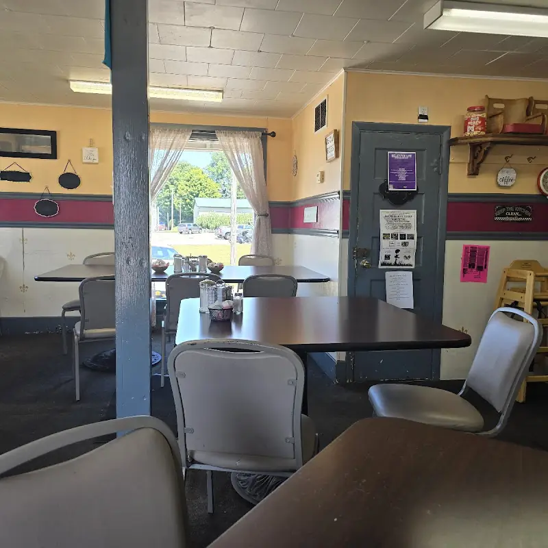 Mom's Home Cafe