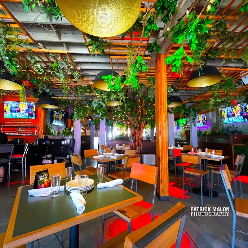 La Victoria Barra + Cocina Mexicana - Chicago