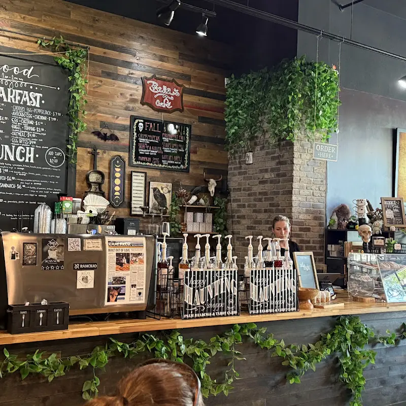Bella's Café