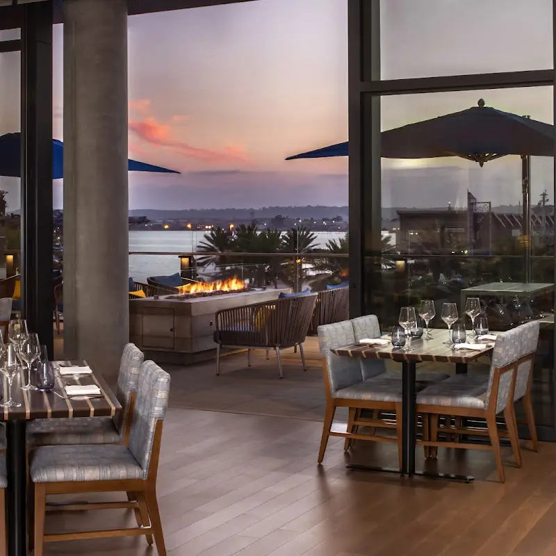 Vistal Bar + Restaurant