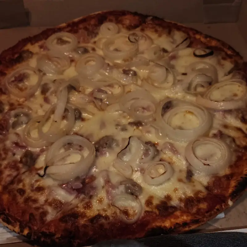 Paul's Restaurant & Pizza