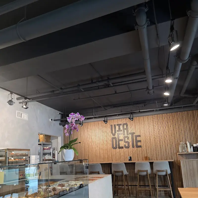 ViaOeste Café and Bakery