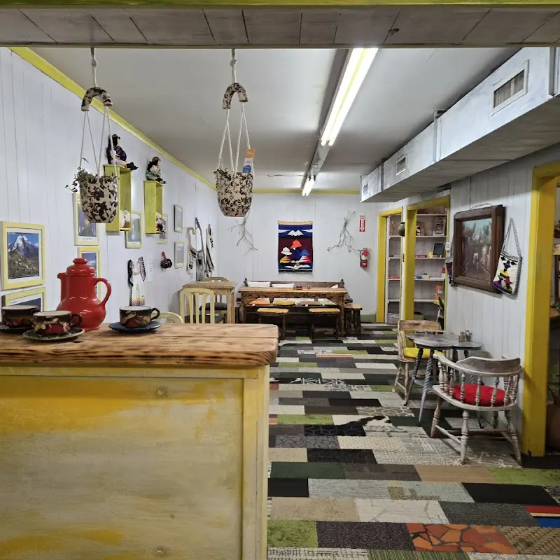 Lamar's Cafe and Gift Shop