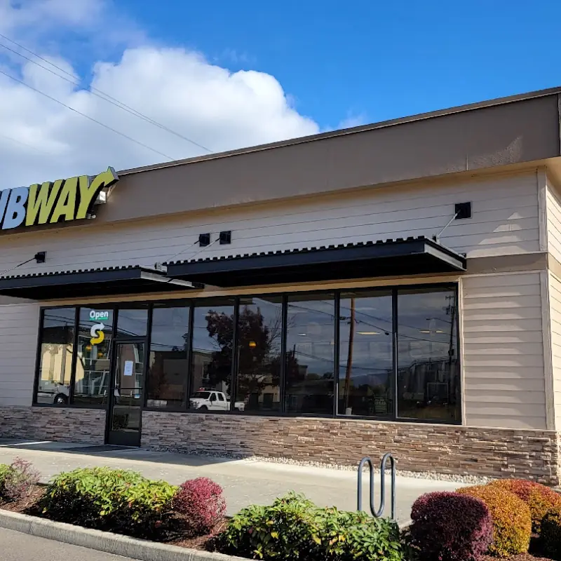 Subway (Diamond Lake Blvd)