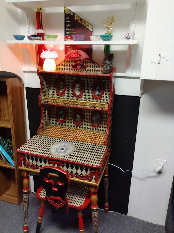 Madhouse Emporium LLC