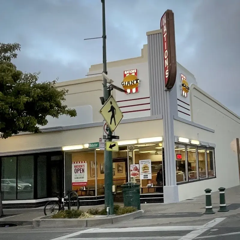 Nation's Giant Hamburgers & Great Pies