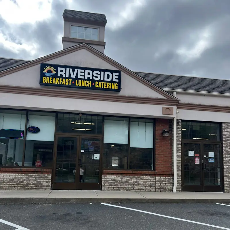 Riverside Breakfast and Lunch