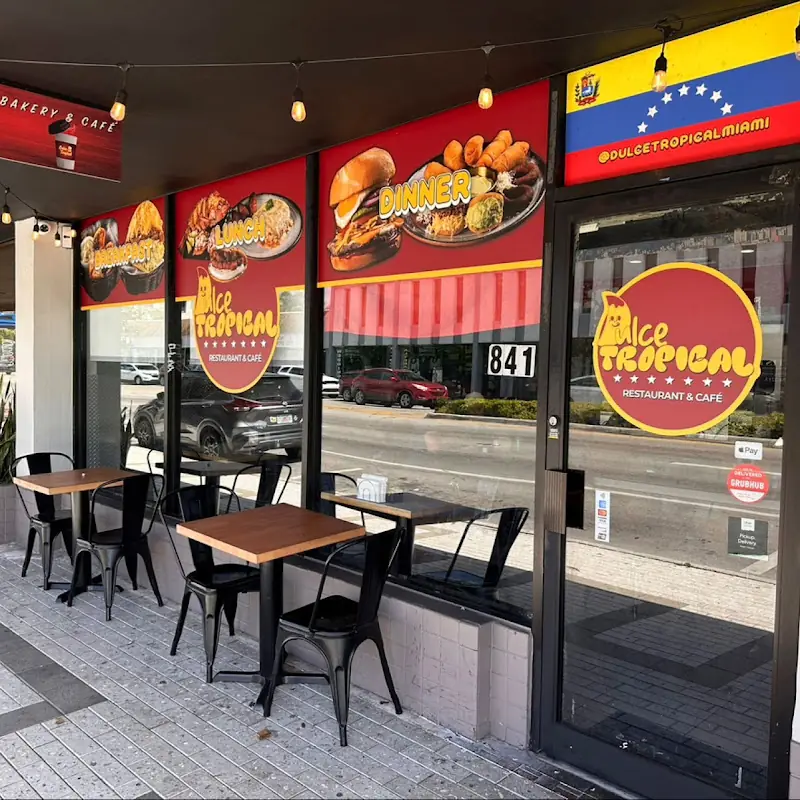Dulce Tropical Restaurant & Café
